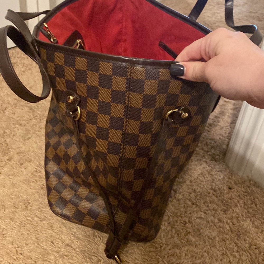 Re-Poshing this great bag! Checkerboard Brown Tote Bag with Red Interior - Picture 4 of 5